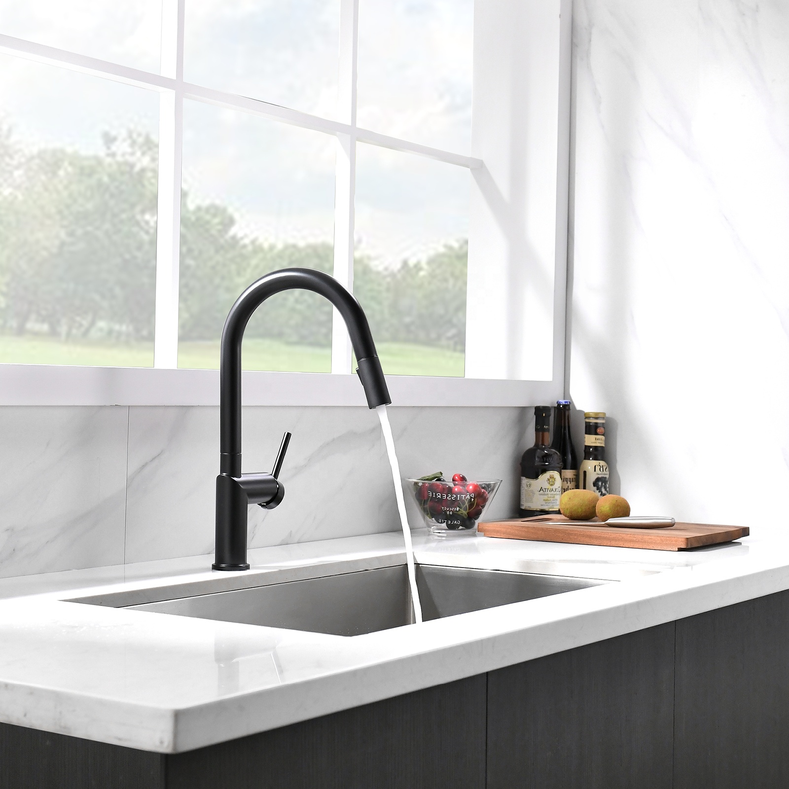 Grifo de cocina contemporáneo Grifo de preenjuague frío y caliente de oro negro Grifo de cocina extraíble
